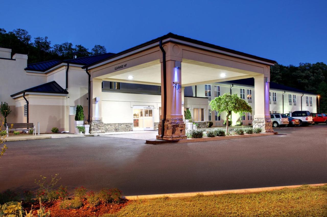 Holiday Inn Express Hurricane Mills Waverly By Ihg Eksteriør bilde
